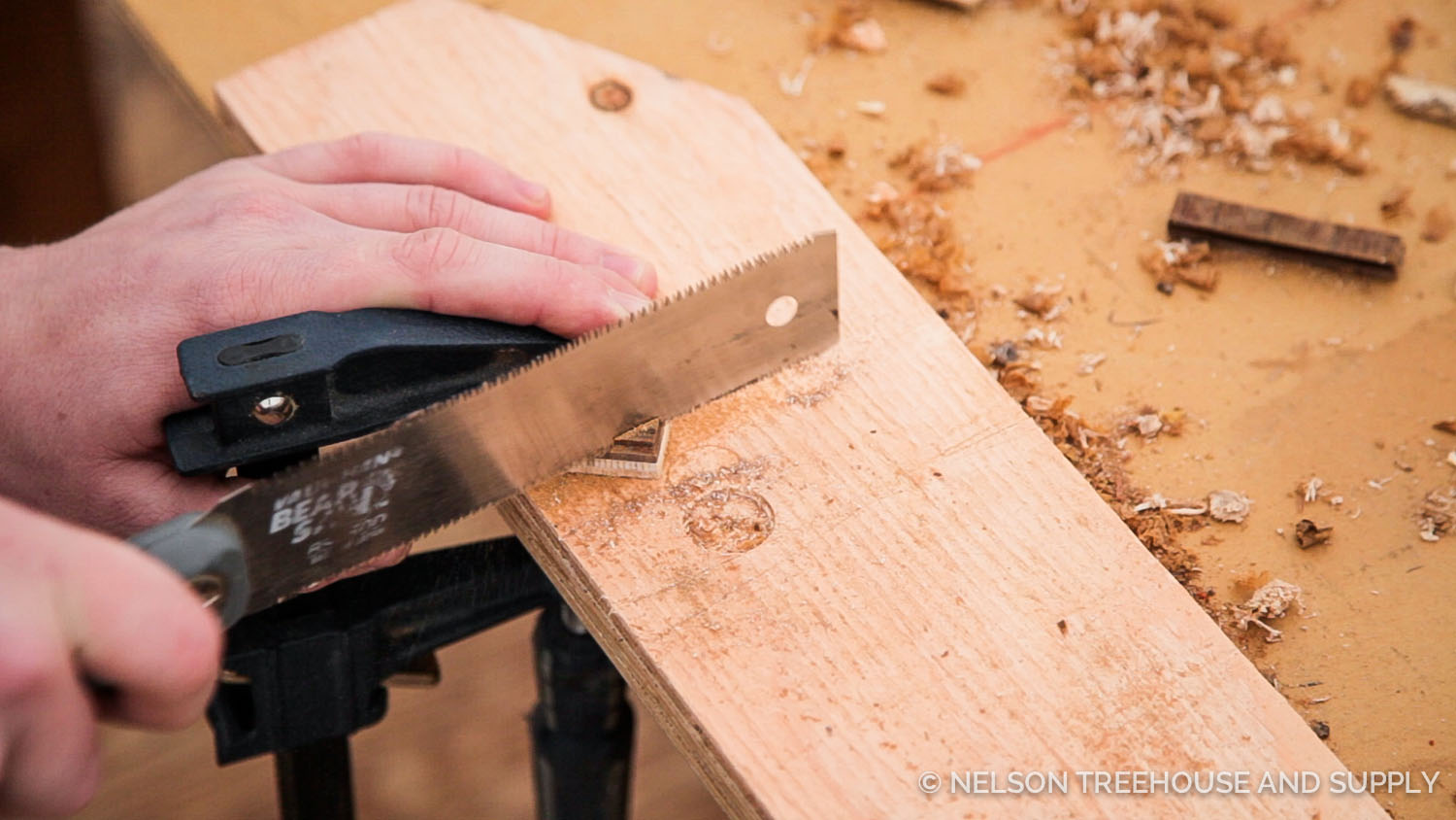 Learn how to make incredible wooden rings with this quick DIY