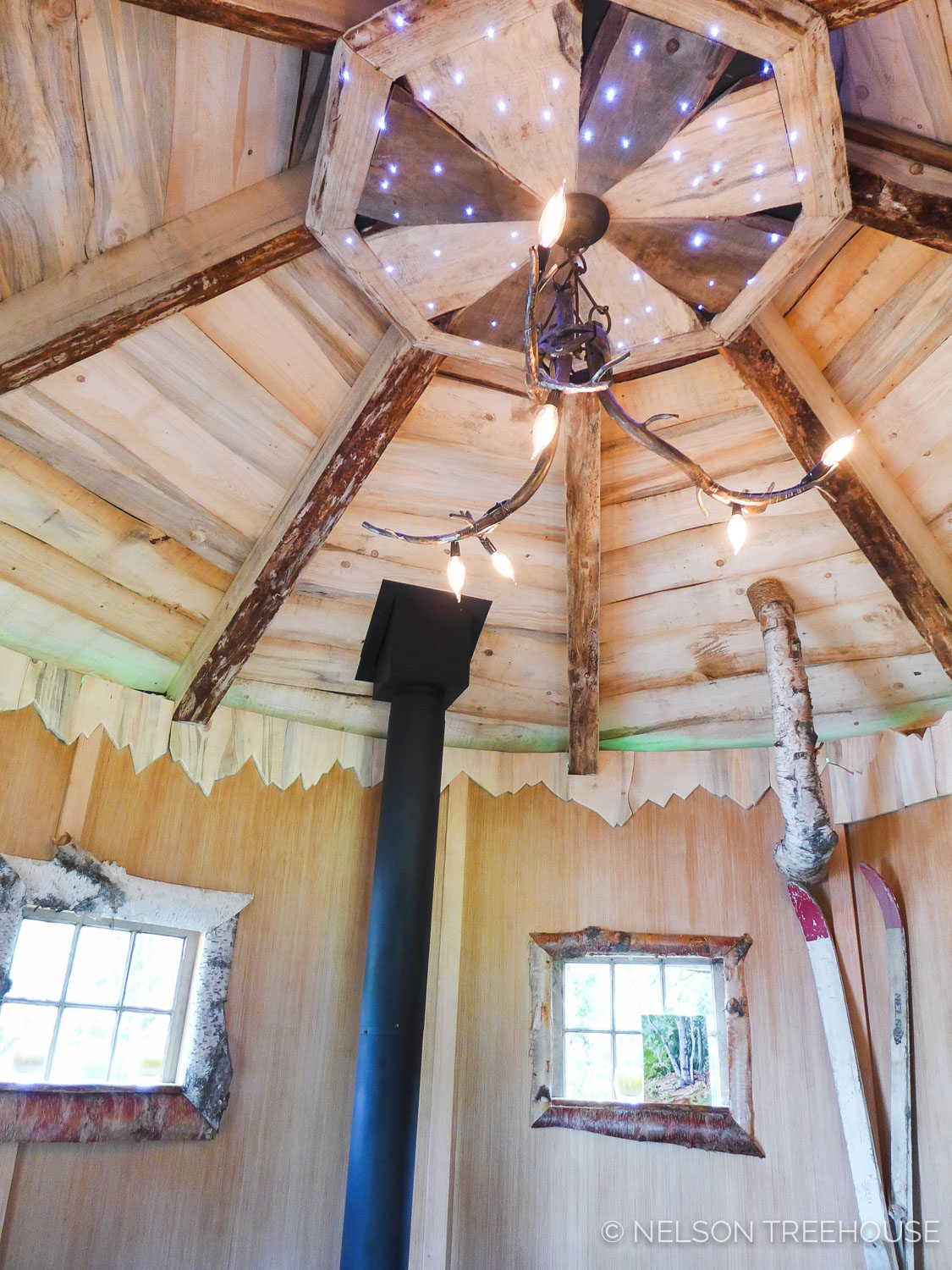   Alaskan Sauna Hut Roof detailing - Nelson Treehouse 