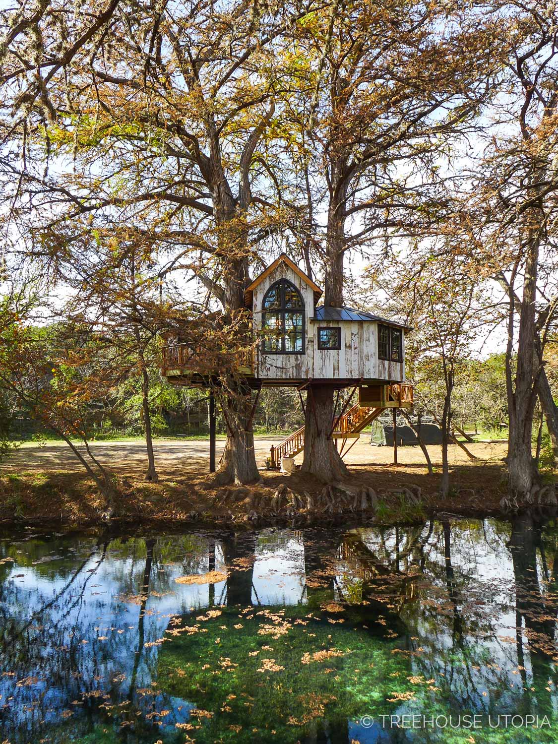  Stay overnight at Treehouse Utopia, Texas 