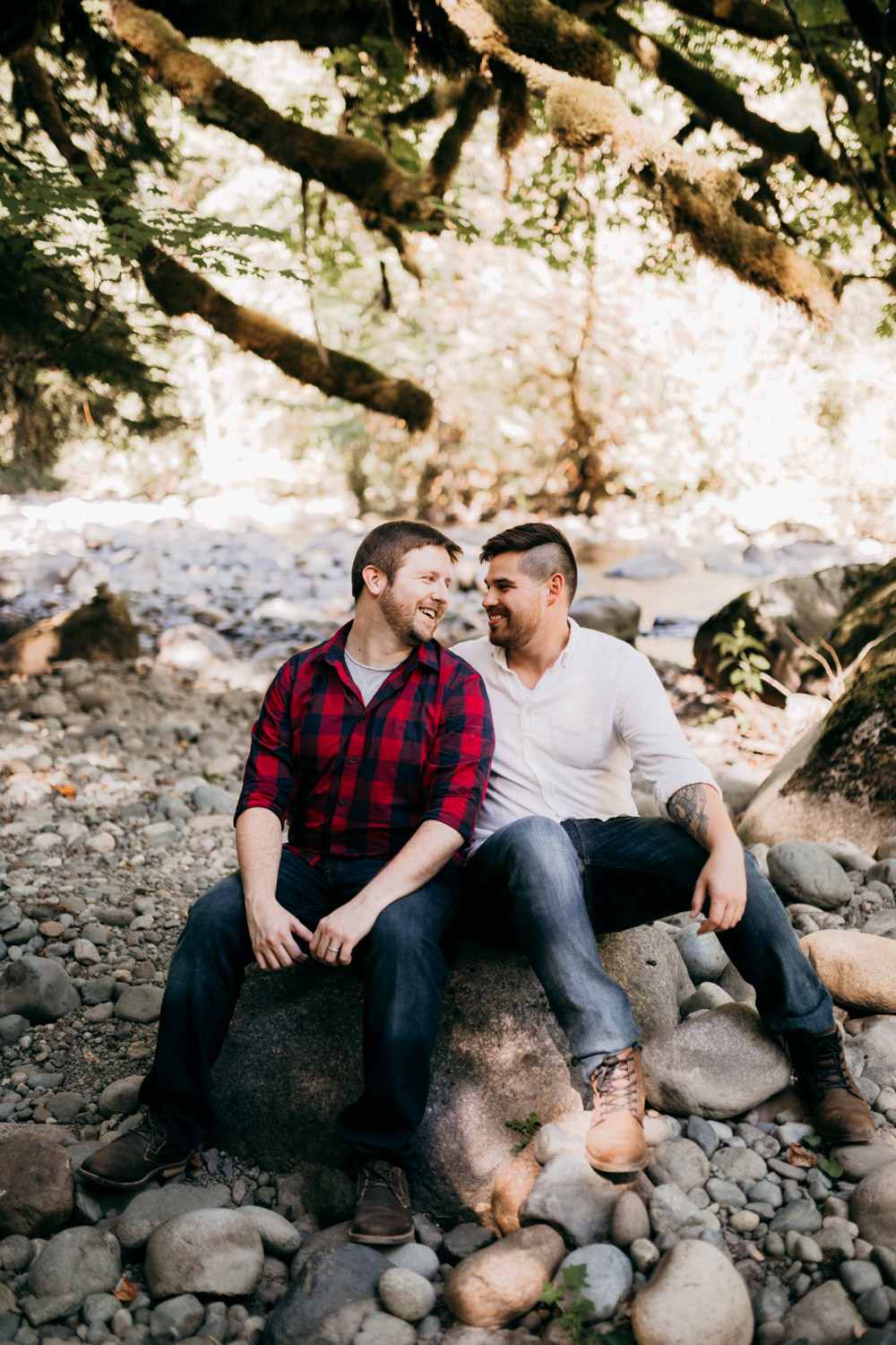  Proposal Photoshoot along Riverbank at TreeHouse Point 