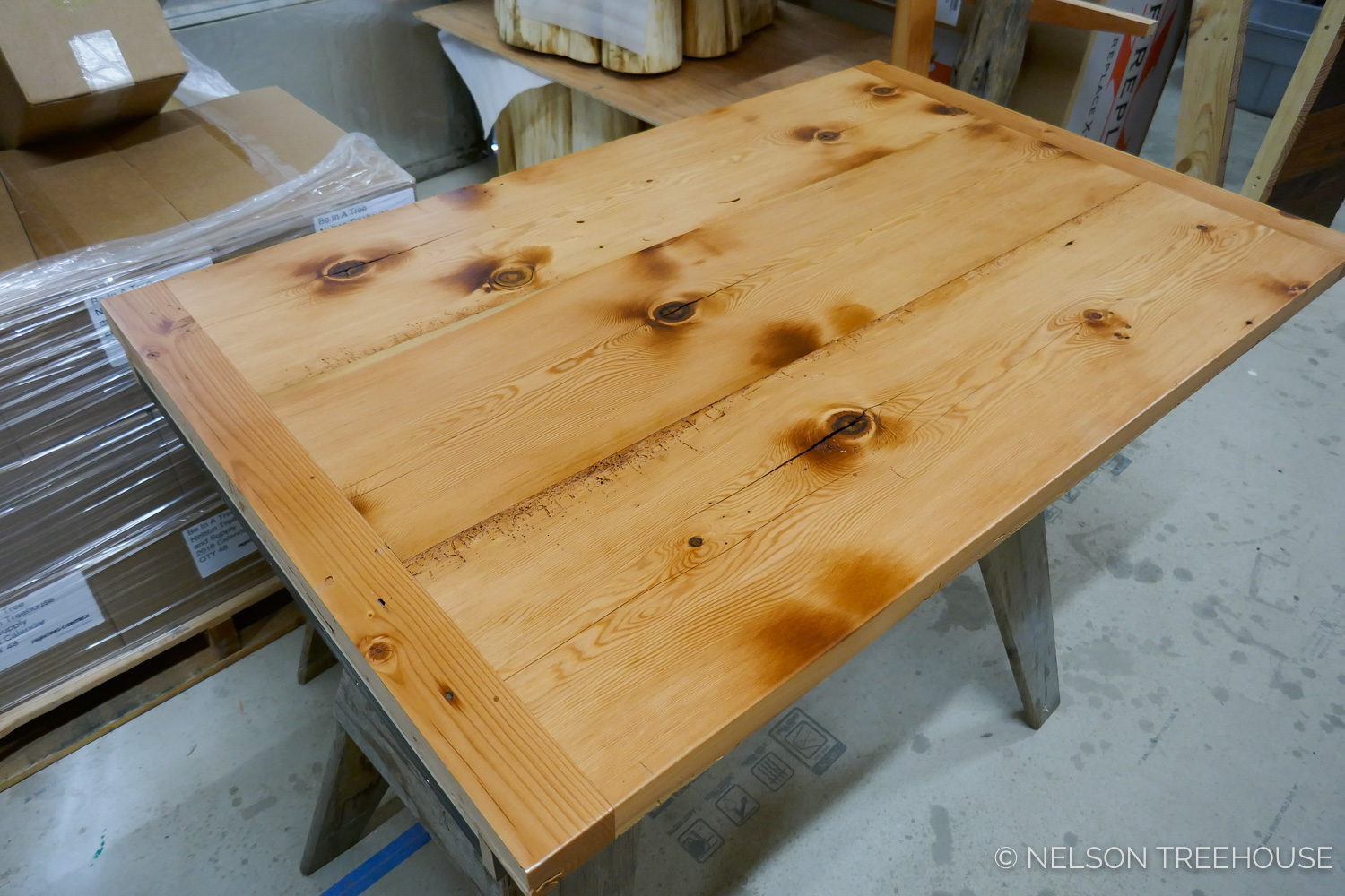  Custom Built-in dining table 