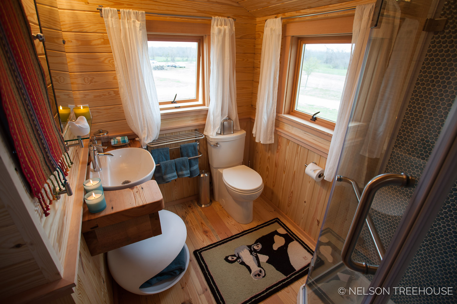  Nelson Treehouse - Twenty-Ton Texas Treehouse bathroom 