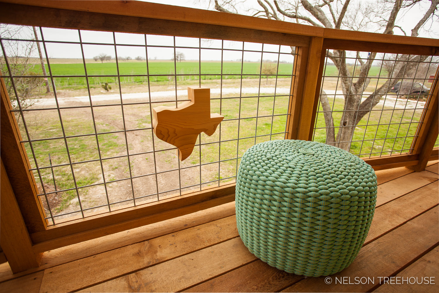  Nelson Treehouse - Twenty-Ton Texas Treehouse hog wire railing 