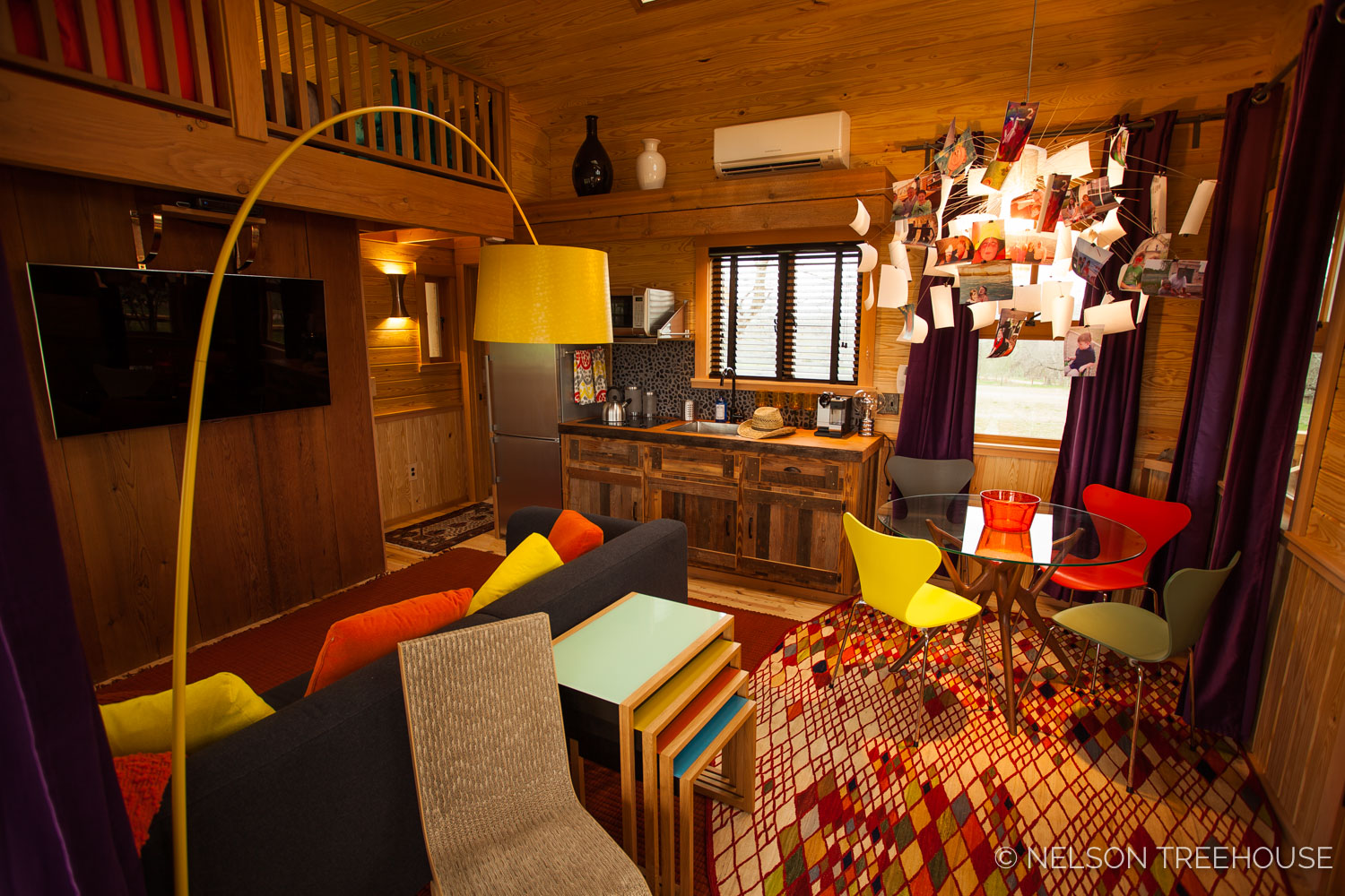  Nelson Treehouse - Twenty-Ton Texas Treehouse living room 