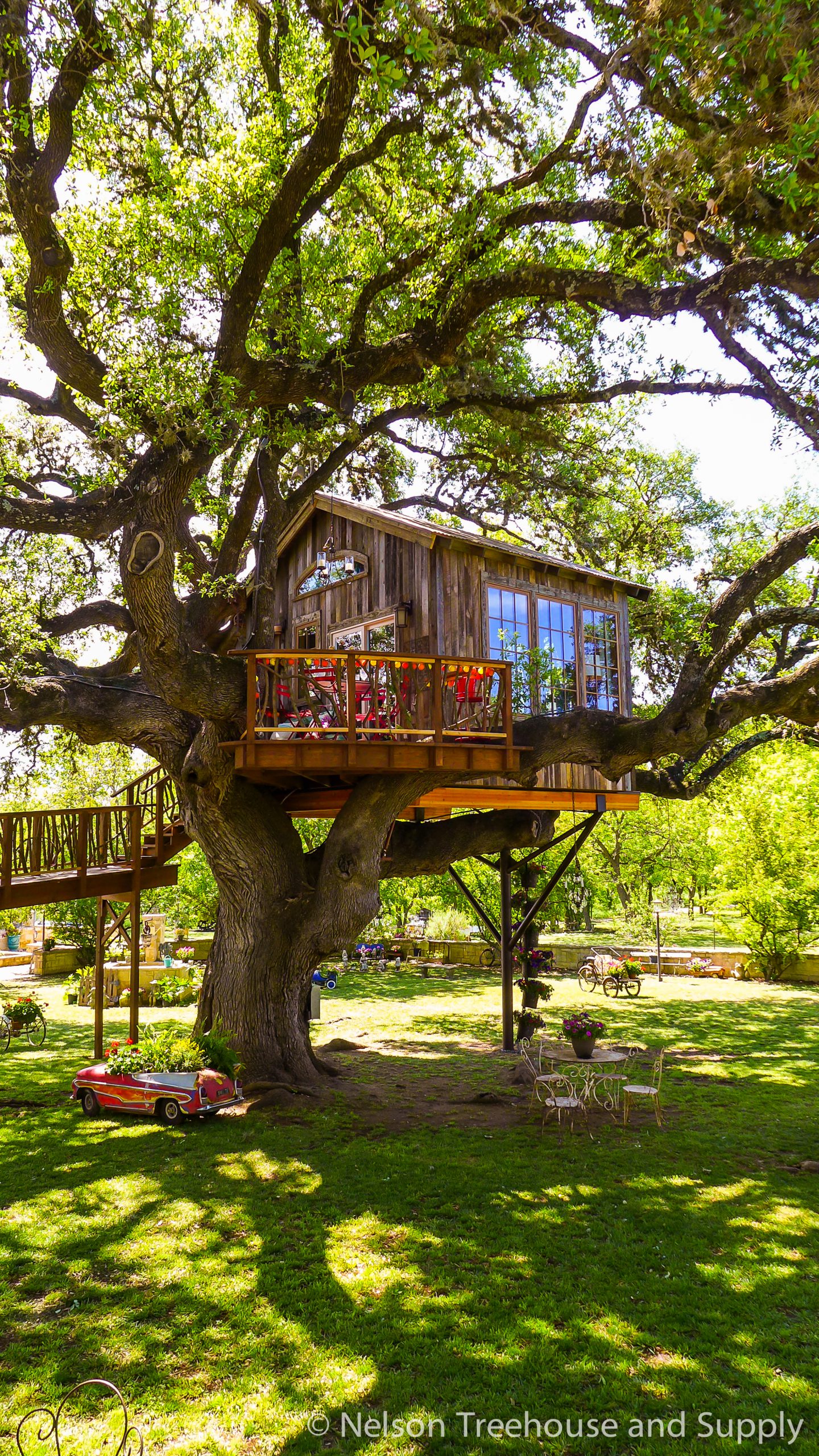 Treehouse restaurant deals