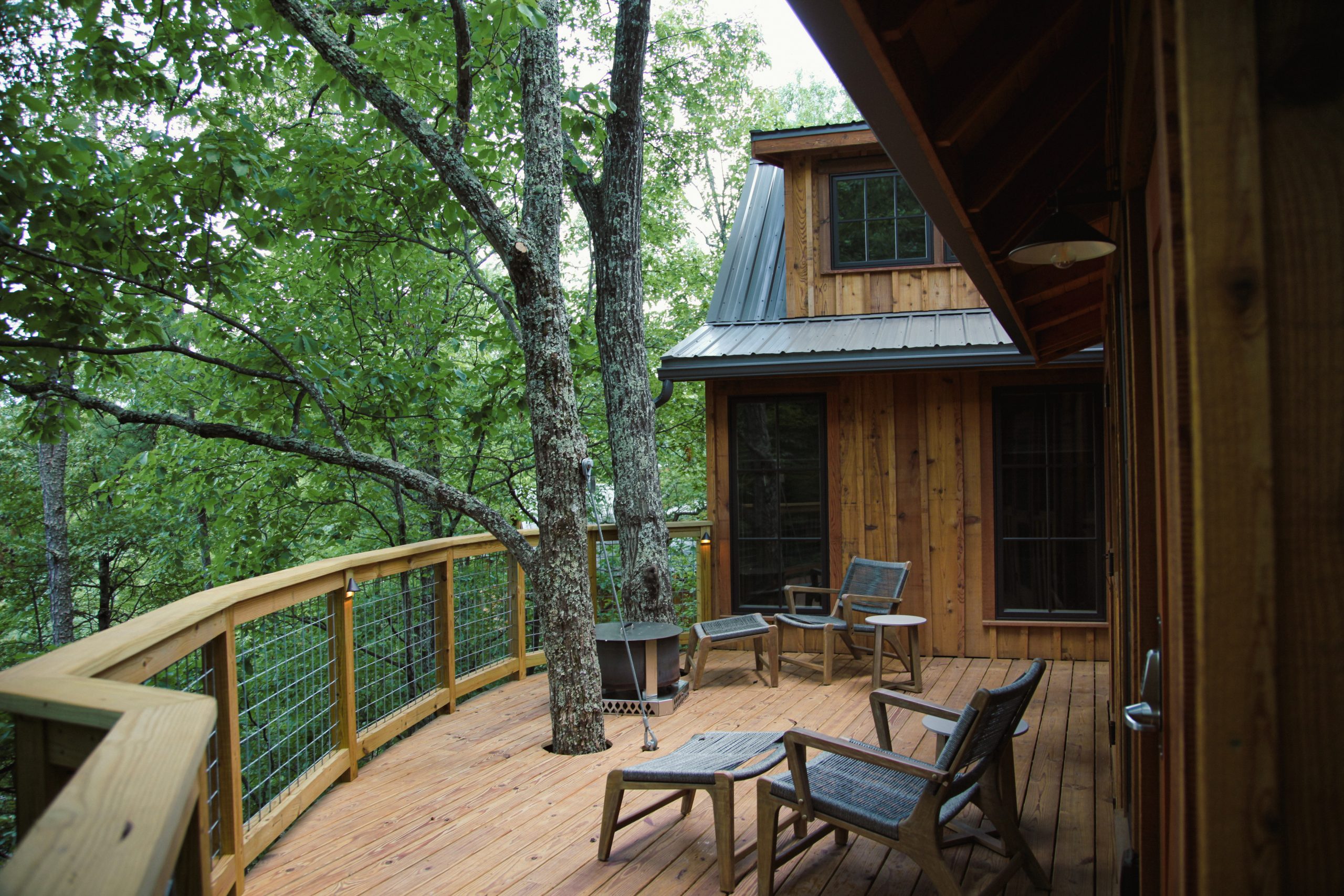 deck on treehouse