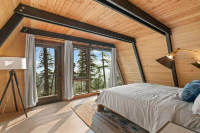 On The Rocks Ranch: An A-Frame Treehouse - Nelson Treehouse